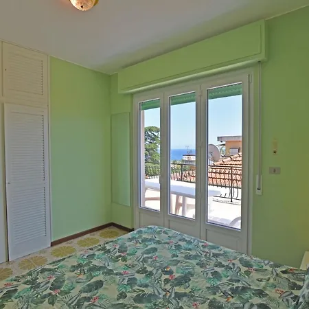 Blue Paradise Terrace Apartament *